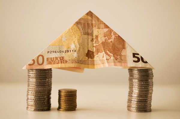Mastering Financial Risk: A Guide to Navigating Property Renovation Costs in the UK